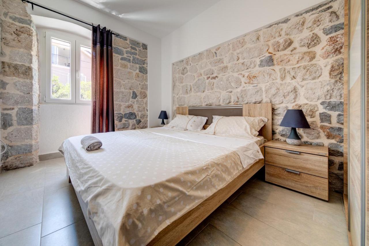 Happy Home Apartments Kotor Eksteriør billede